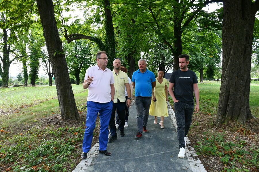 Świebodzice: Zakończyli w parku
