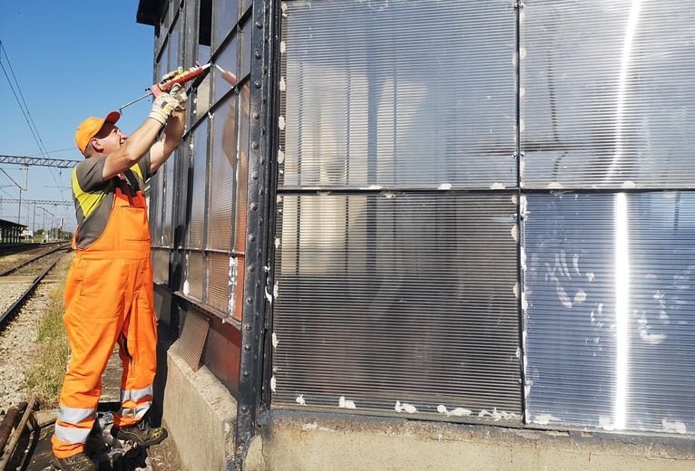 Żarów: Remontują przejście