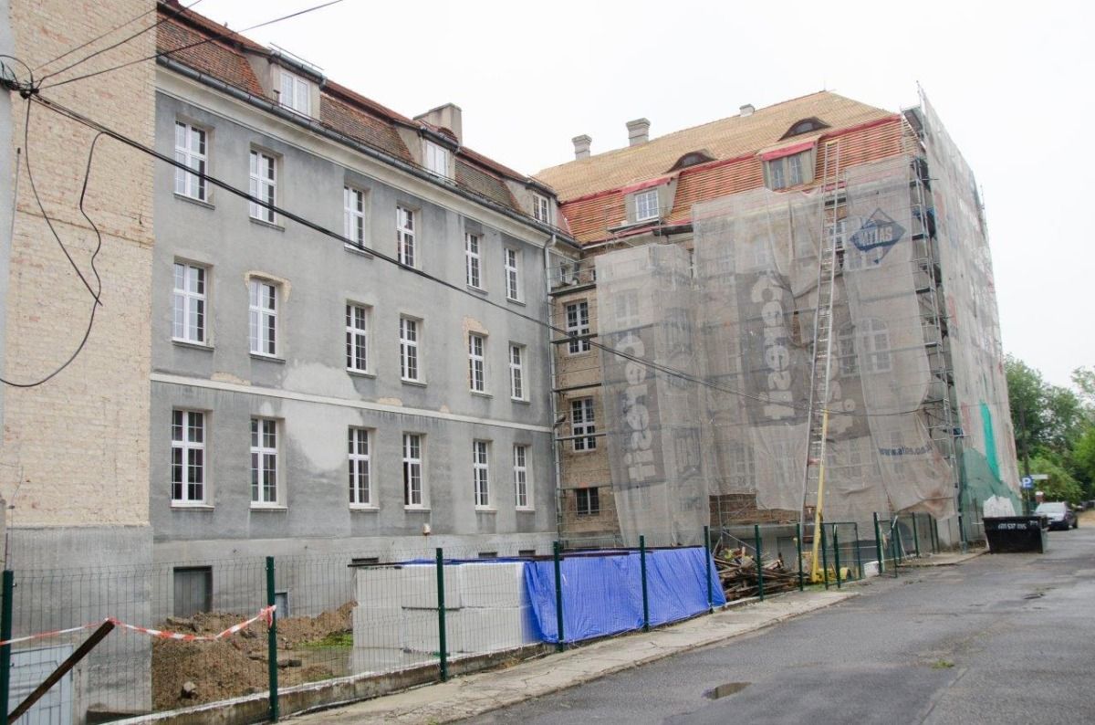Świdnica: Termomodernizacja I LO