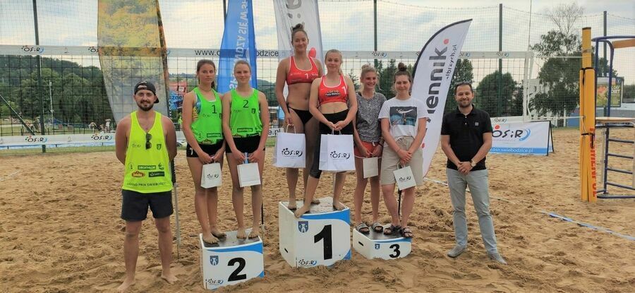 Świebodzice: Plażówka dominuje
