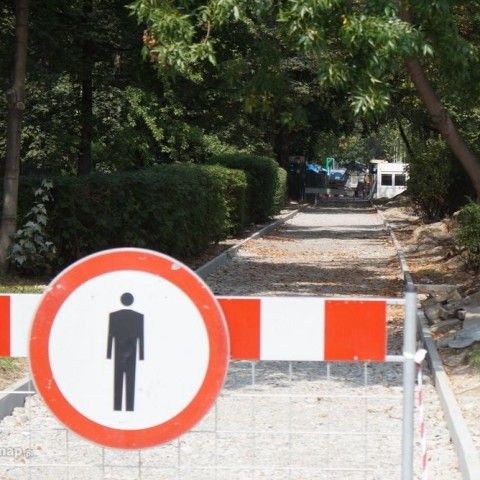 Dzierzków: Dzierzków z chodnikiem