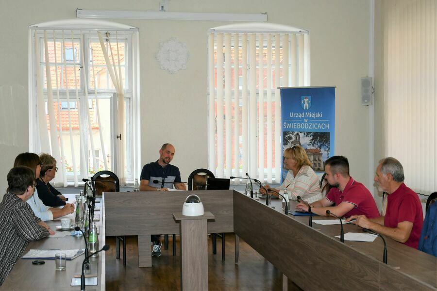 Świebodzice: Spotkała się rada