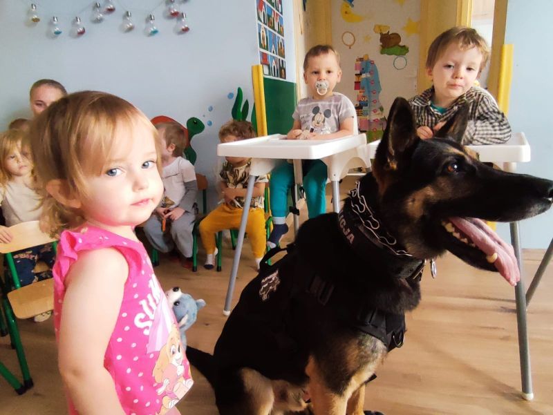 Świdnica: Policjant w żłobku