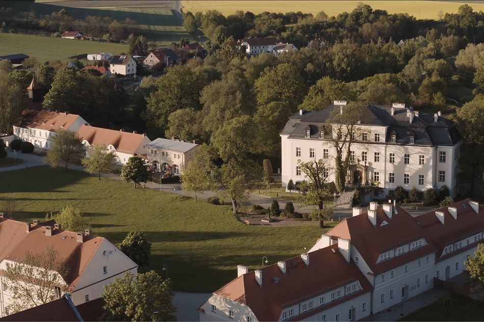 Krzyżowa: Wszystko o Krzyżowej