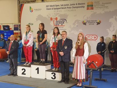 Żarów: Brąz za wyciskanie
