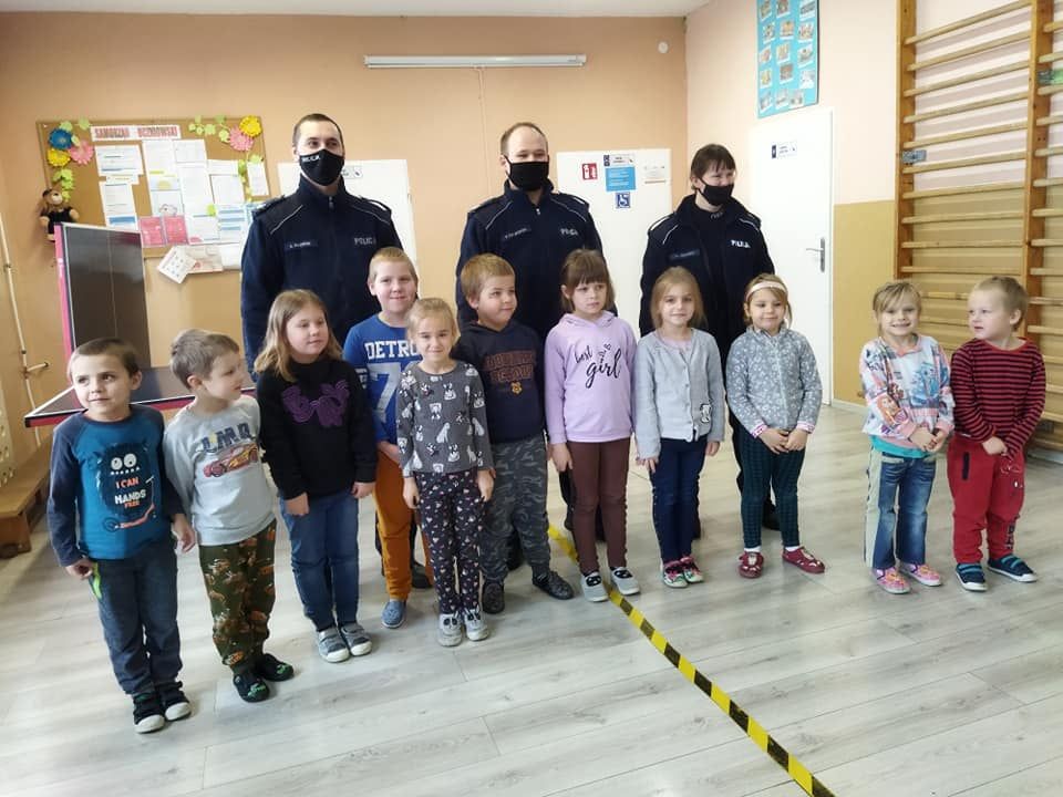 Gniewków: Funkcjonariusze w szkole