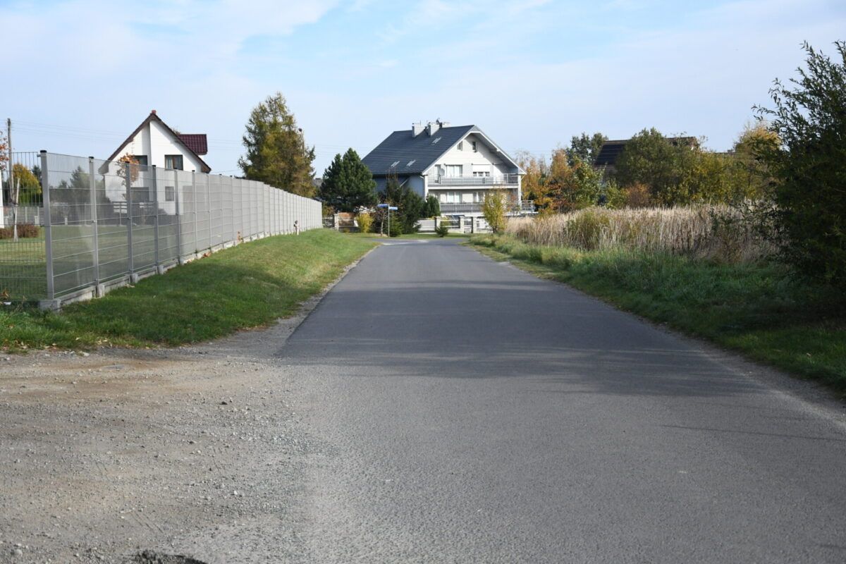 Szczepanów: Szczepanów z chodnikami