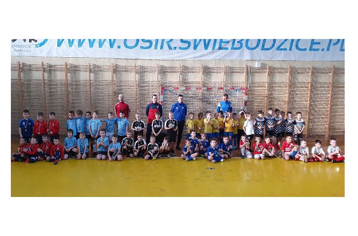 Świebodzice: Młodzi futboliści