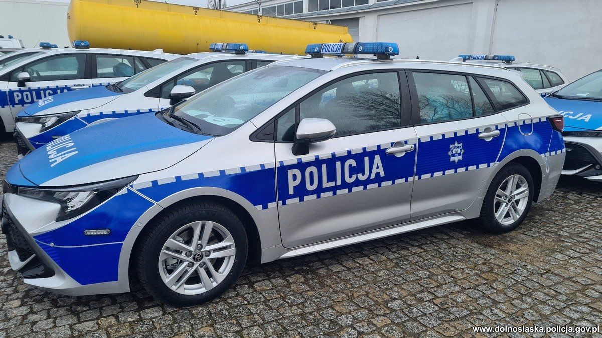 Świdnica/REGION: Nowe "hybrydy" dla policji