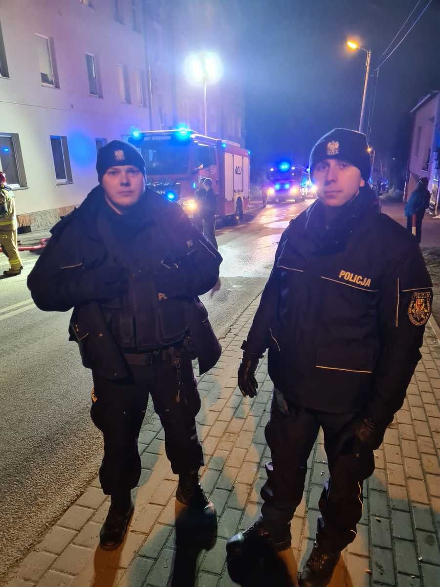 Strzegom: Wynieśli mężczyznę z pożaru