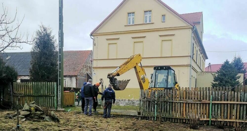 Olszany: Przeprowadzka bocianów