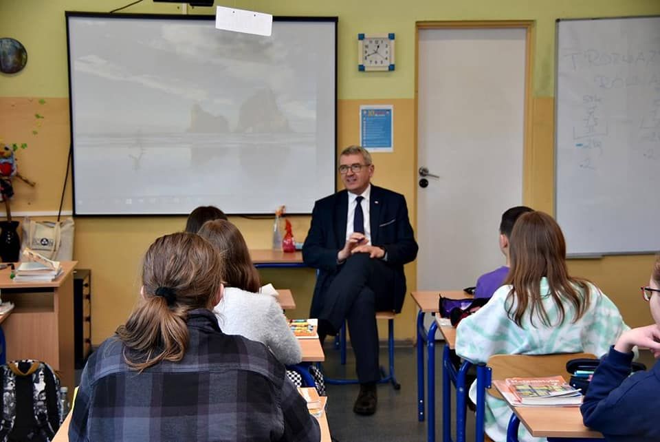 Gmina Jaworzyna Śląska: Sekretarz Stanu w szkołach
