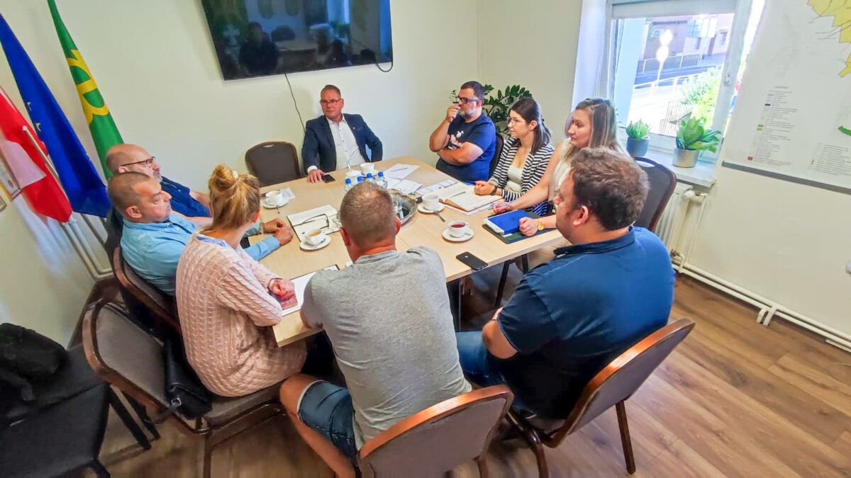 Strzelce: Nowoczesna stacja