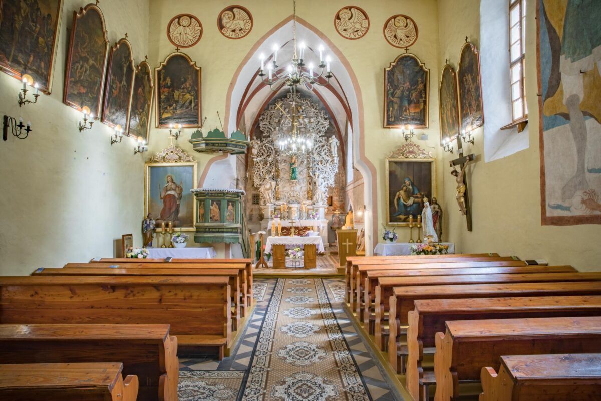 Strzelce: Malowidła do odnowienia