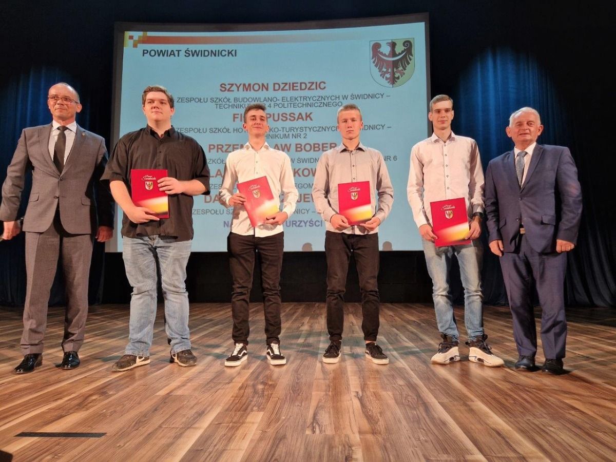 powiat świdnicki: Najzdolniejsi uczniowie