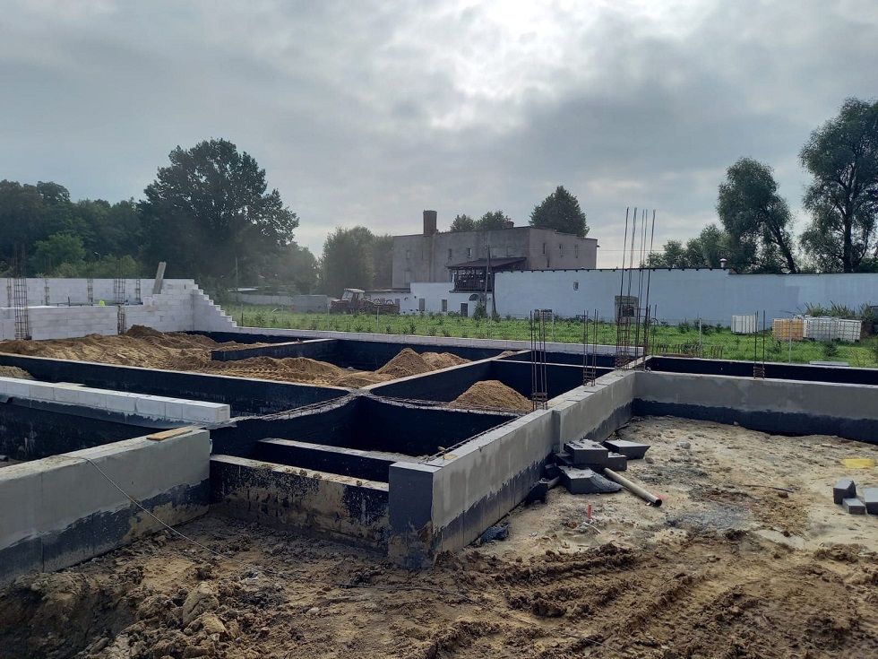 Grodziszcze: Rośnie sala