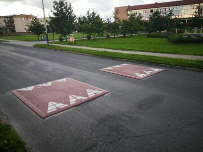 Żarów: Progi na Piastowskiej