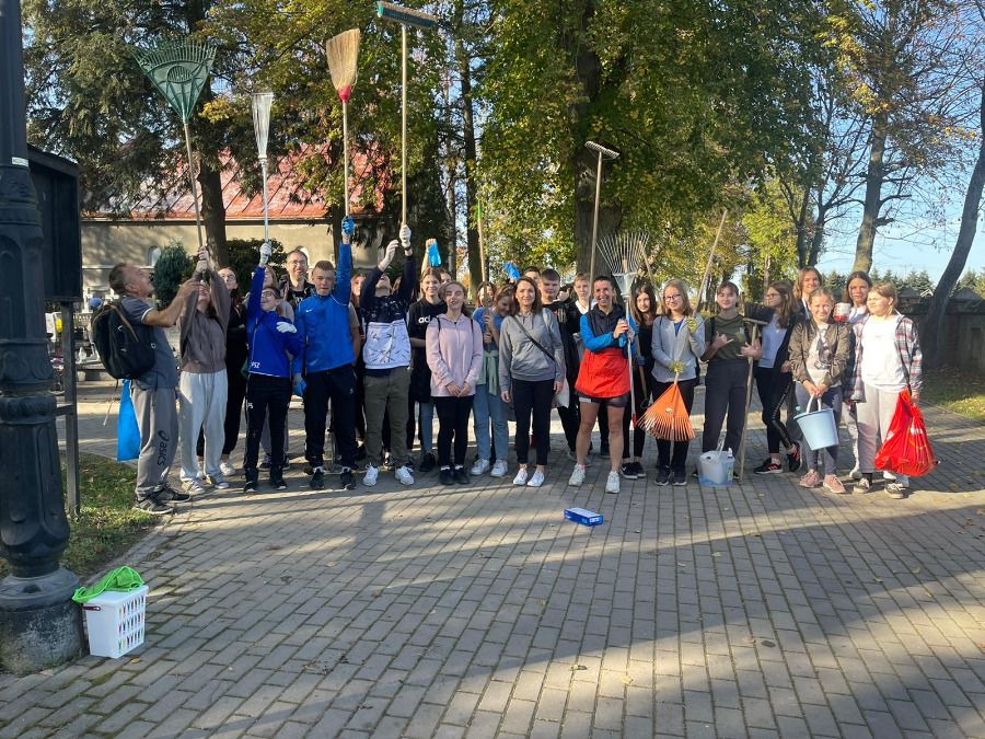 Jaworzyna Śląska: Uporządkowali cmentarz