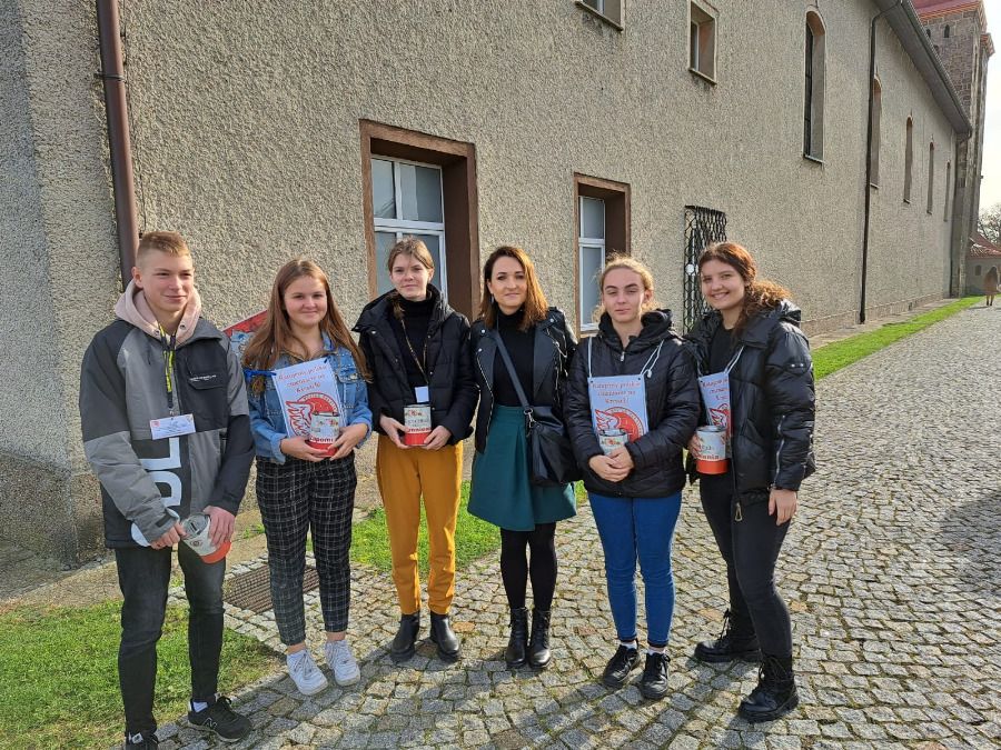 Jaworzyna Śląska: Ratują mogiły
