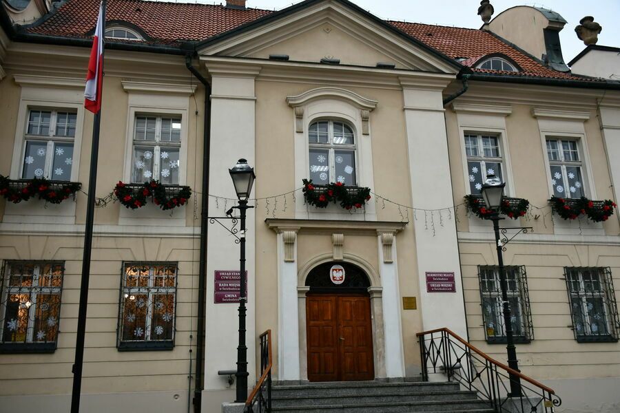 Świebodzice: Stroją ratusz