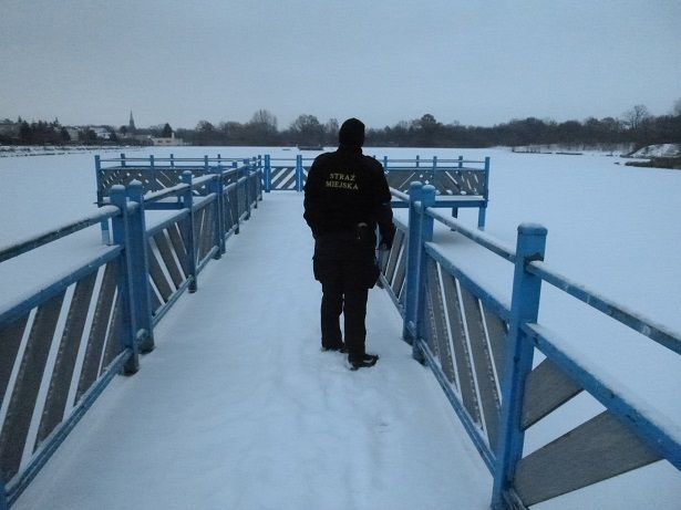 Świdnica: Zalew zamarznięty