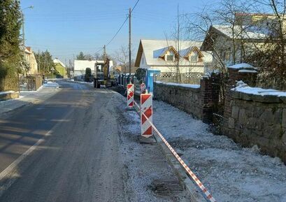 Gmina Żarów: Chodniki i oświetlenie