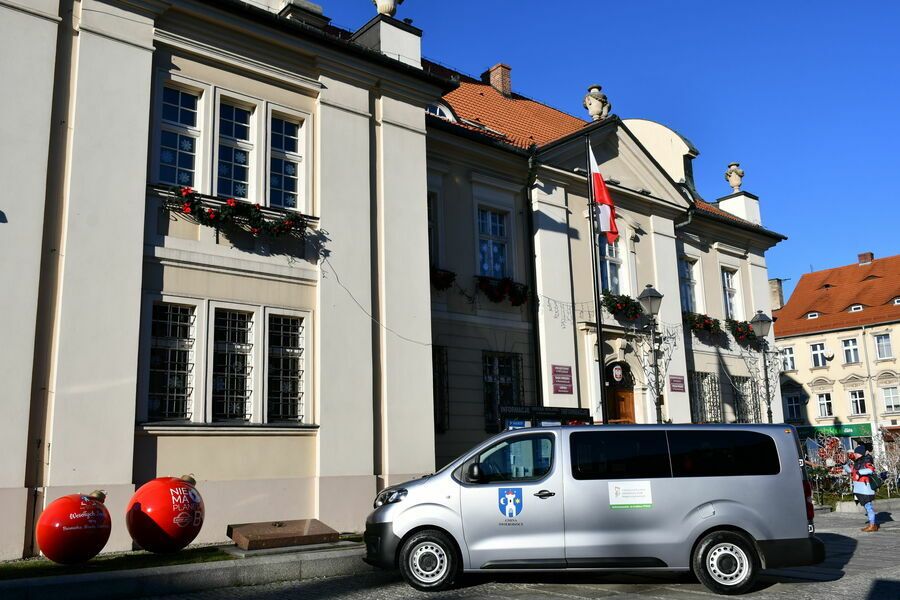 Świebodzice: Zakupili auto