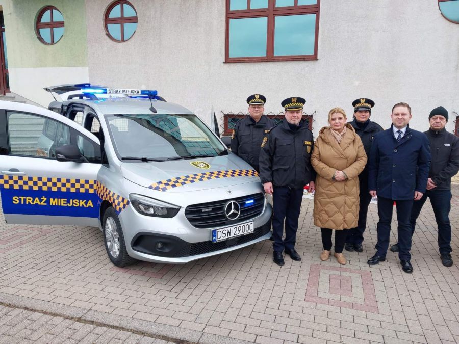 Świdnica: Dostali radiowóz