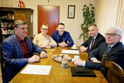Żarów: Wojewoda u burmistrza