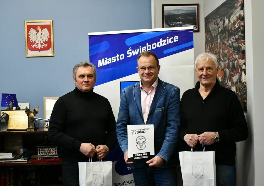 Świebodzice: Oldmobile w Świebodzicach