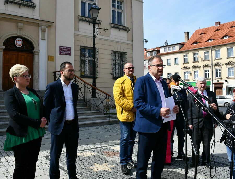 Świebodzice: Burmistrz apeluje do radnych