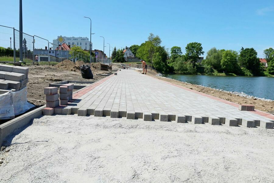 Żarów: Trwają prace nad stawem miejskim