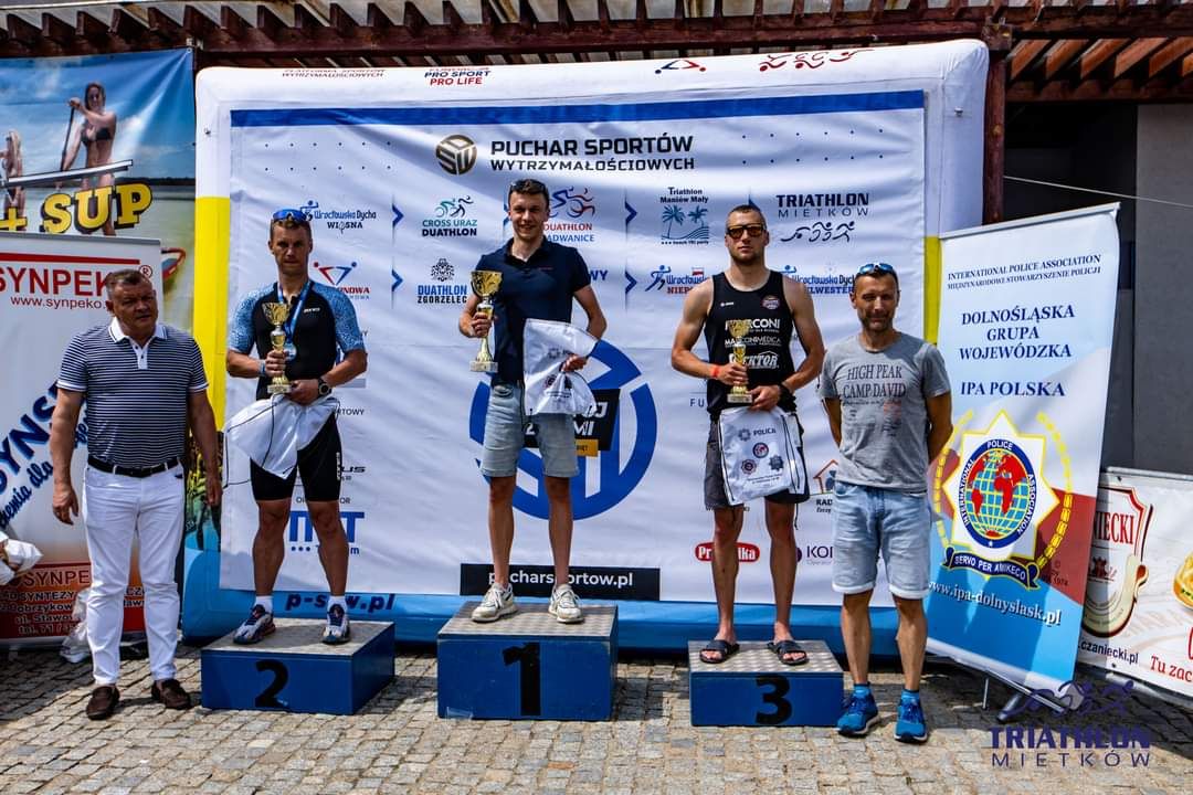 Żarów: Medal w triathlonie