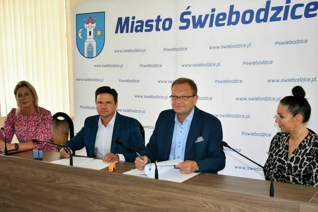 Świebodzice: Targowisko do remontu
