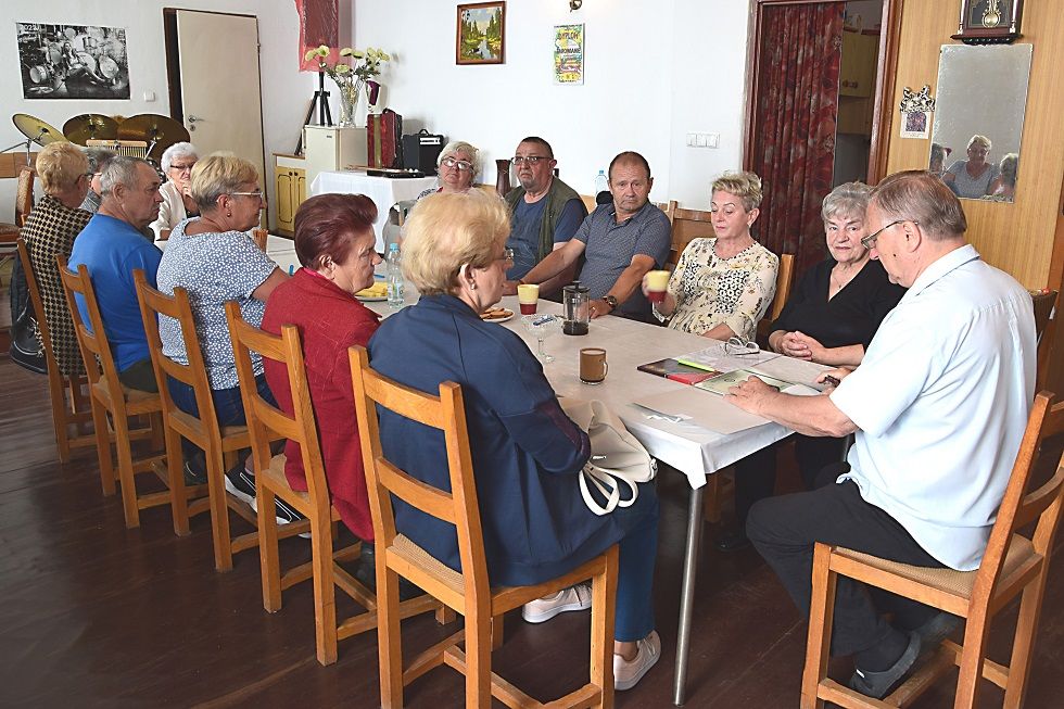 Żarów: Zarząd ten sam