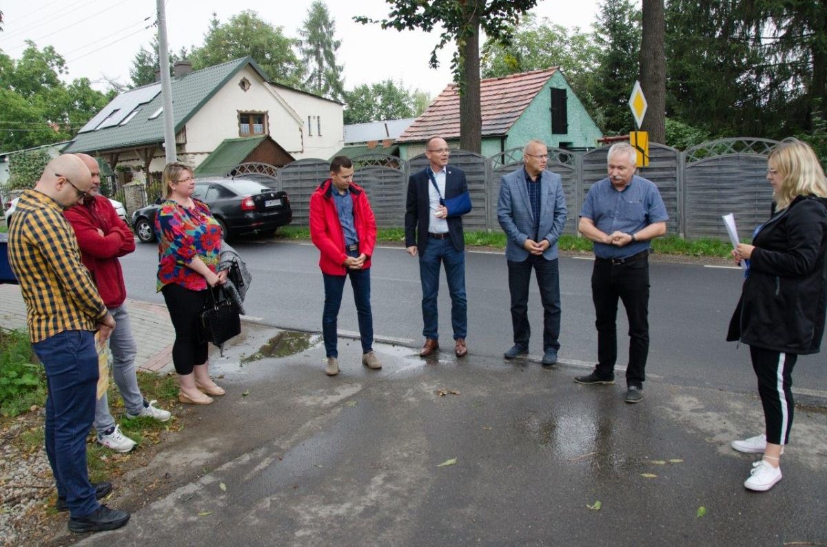 Roztoka: Nowy chodnik w Roztoce