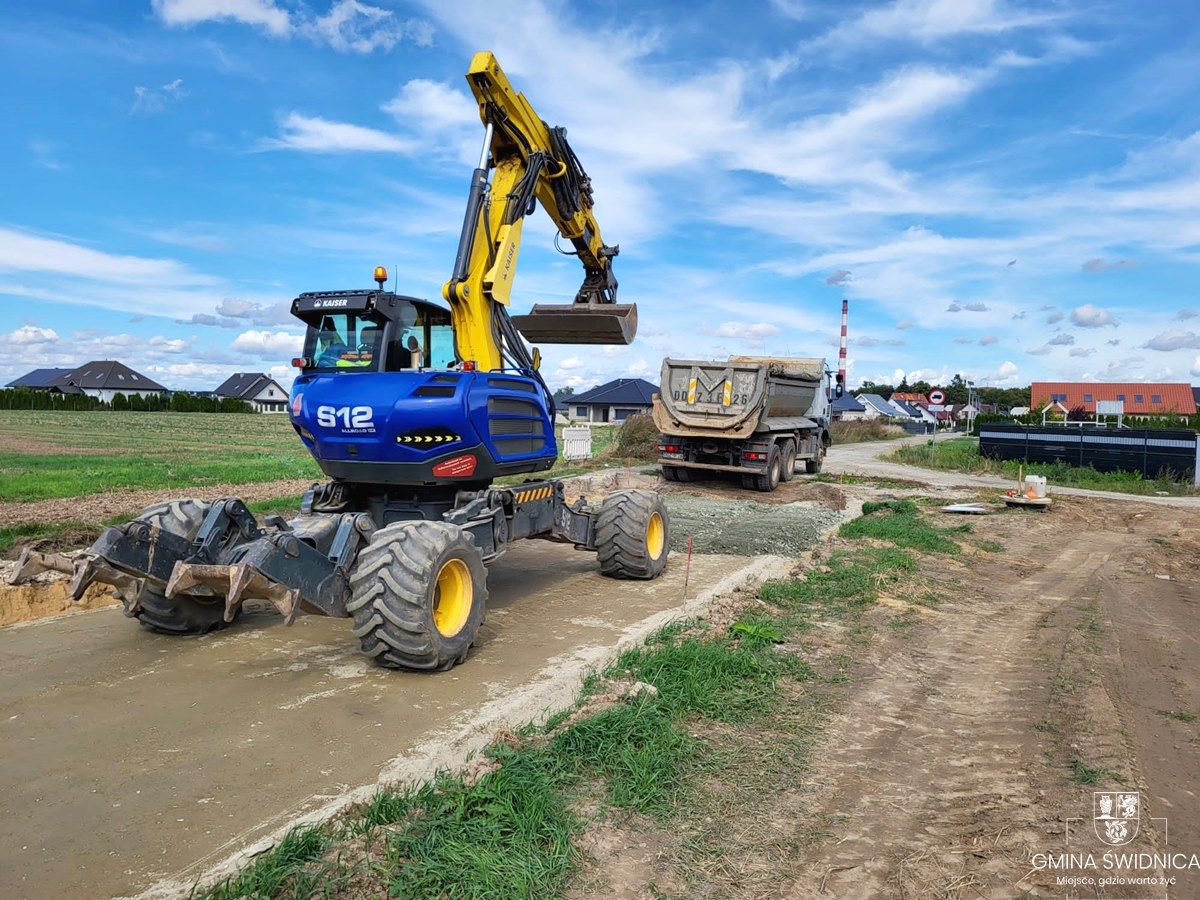 Pszenno: Zyskają betonową nawierzchnię