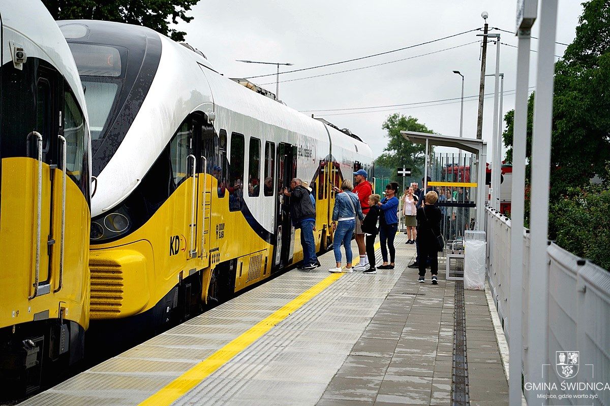 powiat świdnicki: Codzienne połączenie Świdnica–Jedlina
