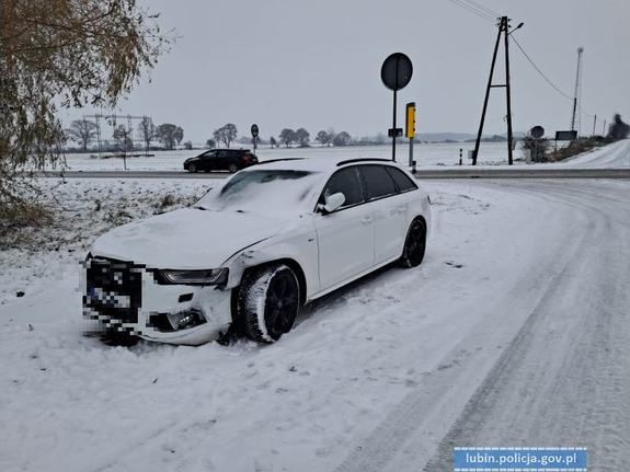 Świdnica/powiat świdnicki: Trudne warunki na drogach