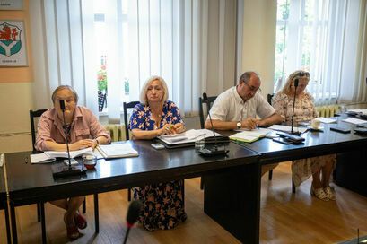 Żarów: Uchwalą budżet po świętach