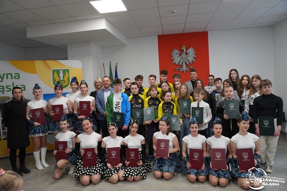 Jaworzyna Śląska: Posypały się stypendia...