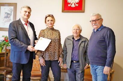 Żarów: Dotacja na wycieczki