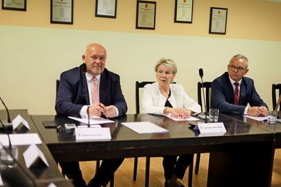 Żarów: Uroczysta sesja
