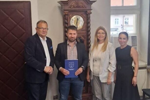 Świebodzice: Budowa infrastruktury transportowej i edukacyjnej