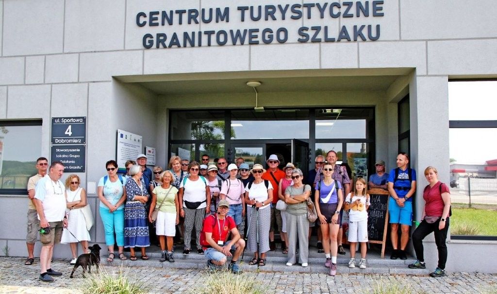 Dobromierz: Granitowym Szlakiem po Dobromierzu