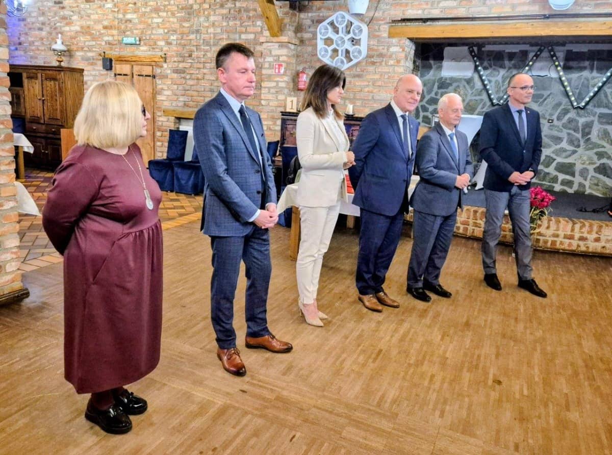 powiat świdnicki: Po Dniu Nauczyciela