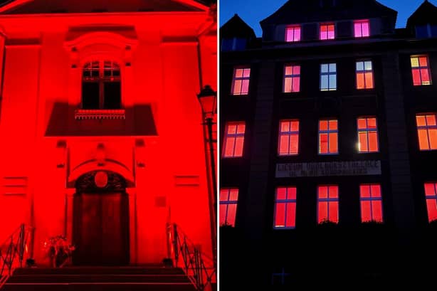 Świebodzice: Ratusz zapłonął czerwienią