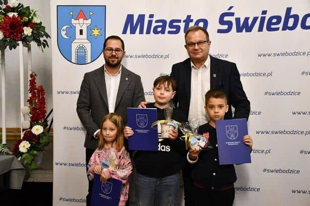 Świebodzice: Burmistrz nagrodził społeczników