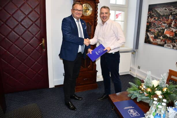 Świebodzice: Uprzątną podwórka