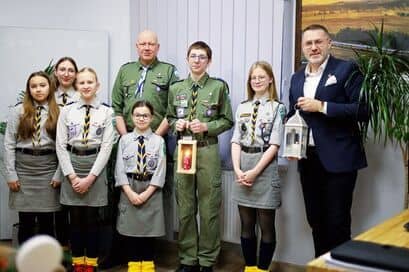 Żarów: Harcerze przekazali światełko